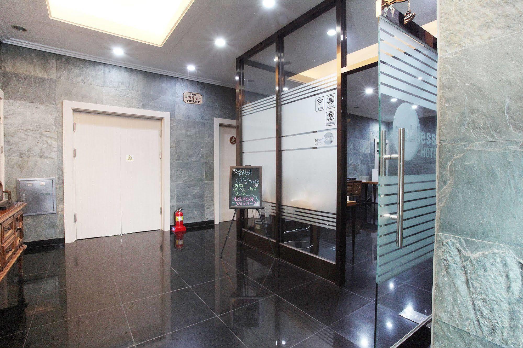 Noblesse Hotel Jeju Eksteriør billede