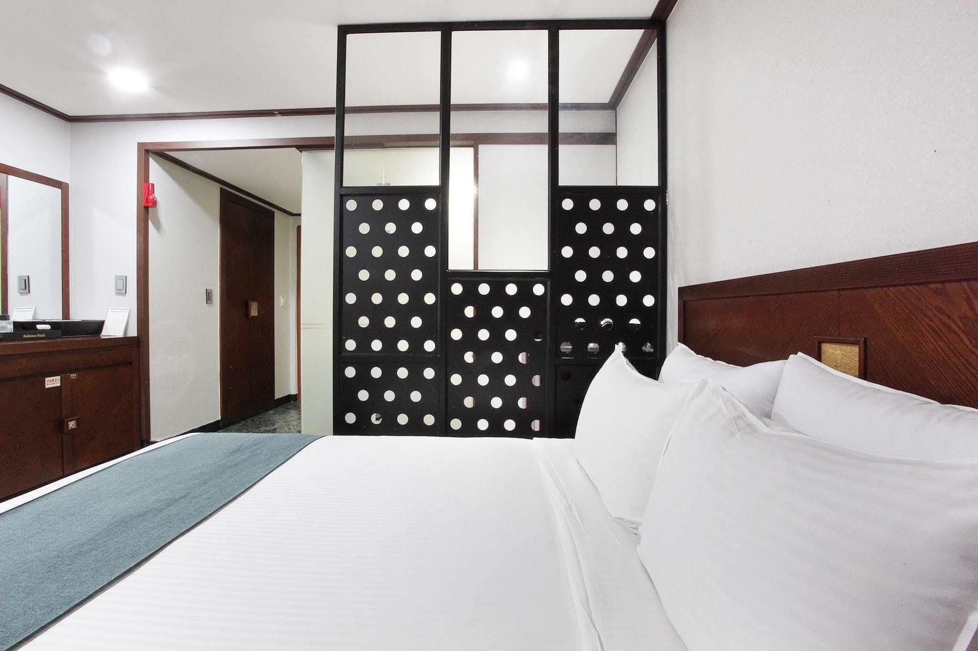 Noblesse Hotel Jeju Eksteriør billede